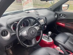 Nissan Juke NISMO 4dr Hatchback (1.6L 4cyl Turbo 6M) 2015 Gray