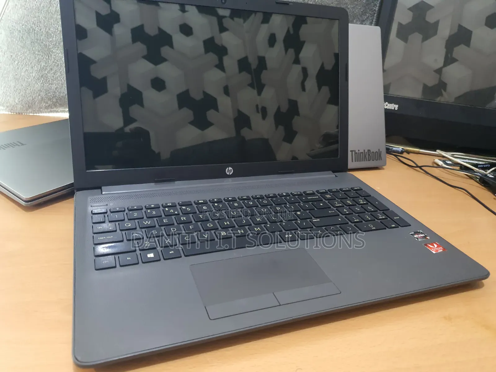 Laptop HP 255 G8 8GB AMD Ryzen 5 SSD 256GB