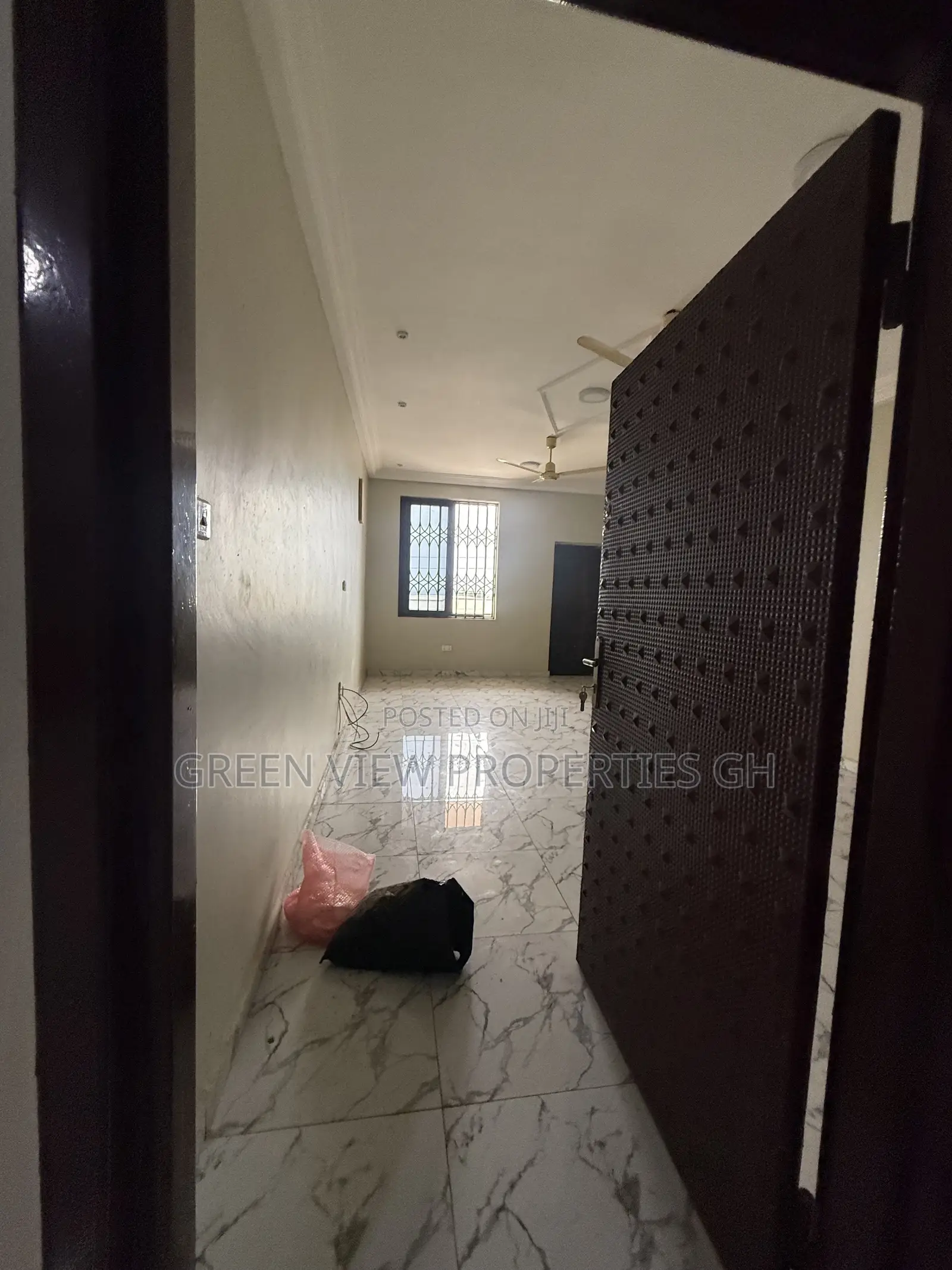 2bdrm Apartment in West Hills Mall Area for rent