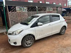 Toyota Vitz 1.3 FWD 5dr 2014 White