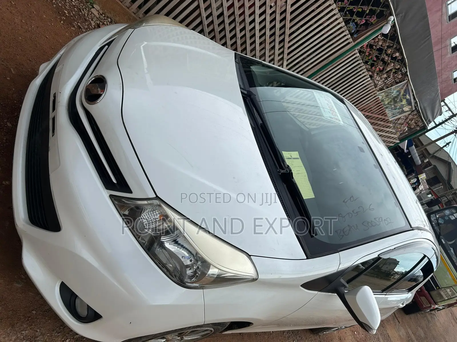 Toyota Vitz 1.3 FWD 5dr 2014 White