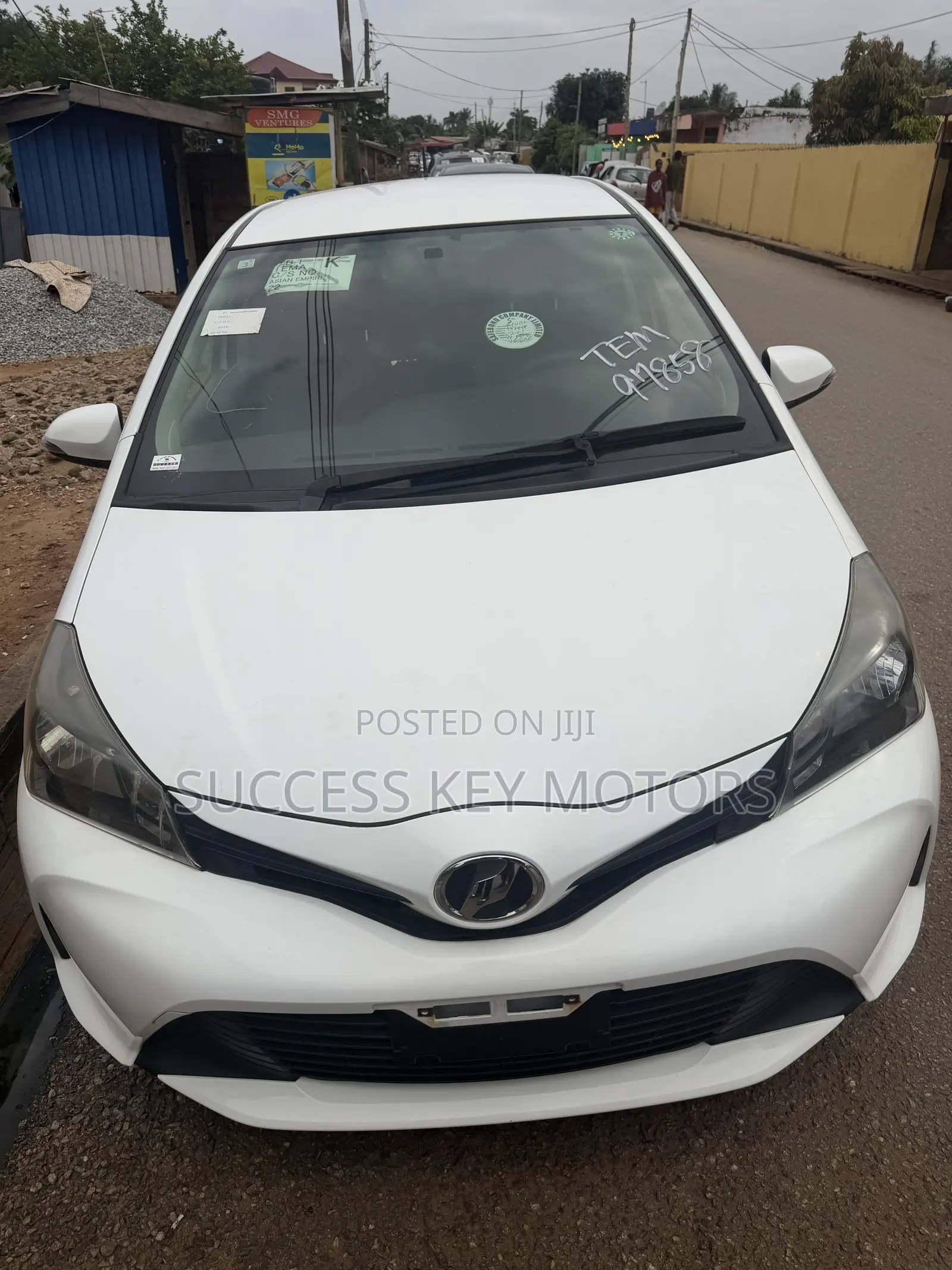 Toyota Vitz 1.5 FWD 5dr 2015 White