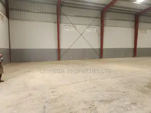Large Warehouse 3200 SQM in Tema