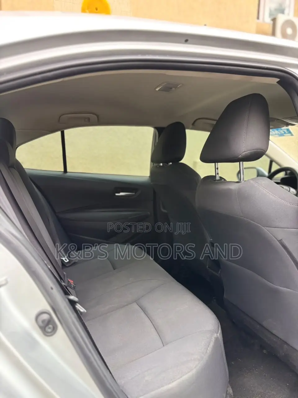 Toyota Corolla LE 2020 Silver