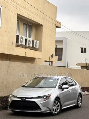 Toyota Corolla LE 2020 Silver