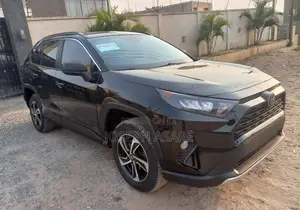 Toyota RAV4 LE 2022 Black