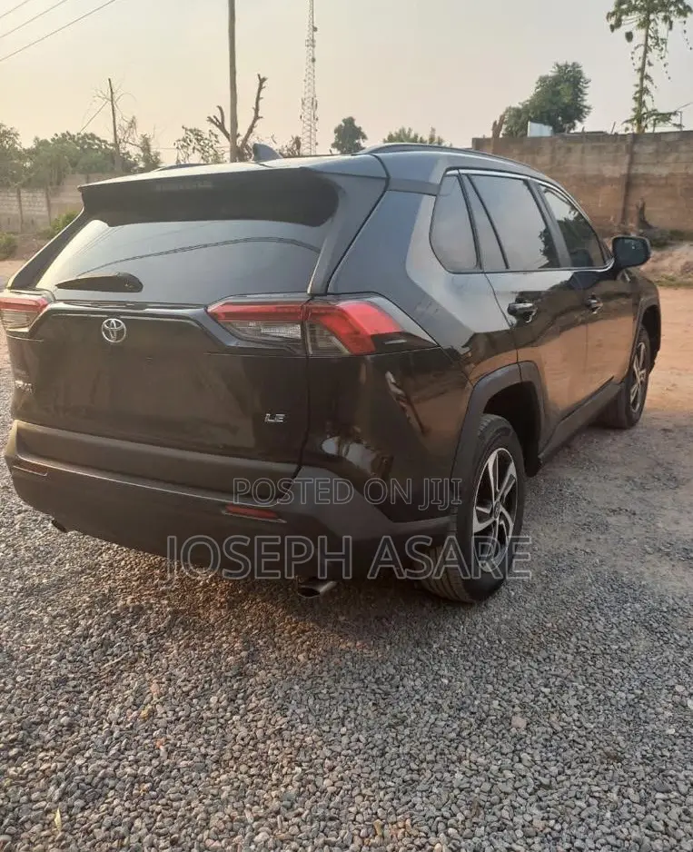 Toyota RAV4 LE 2022 Black