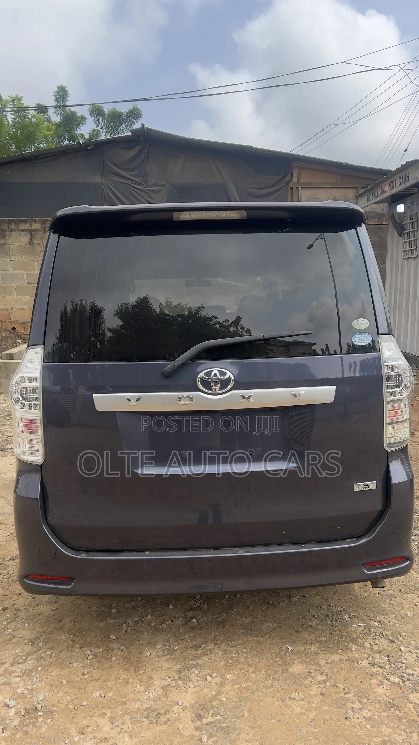 Toyota Voxy V 2WD 8-Seater 2011 Blue
