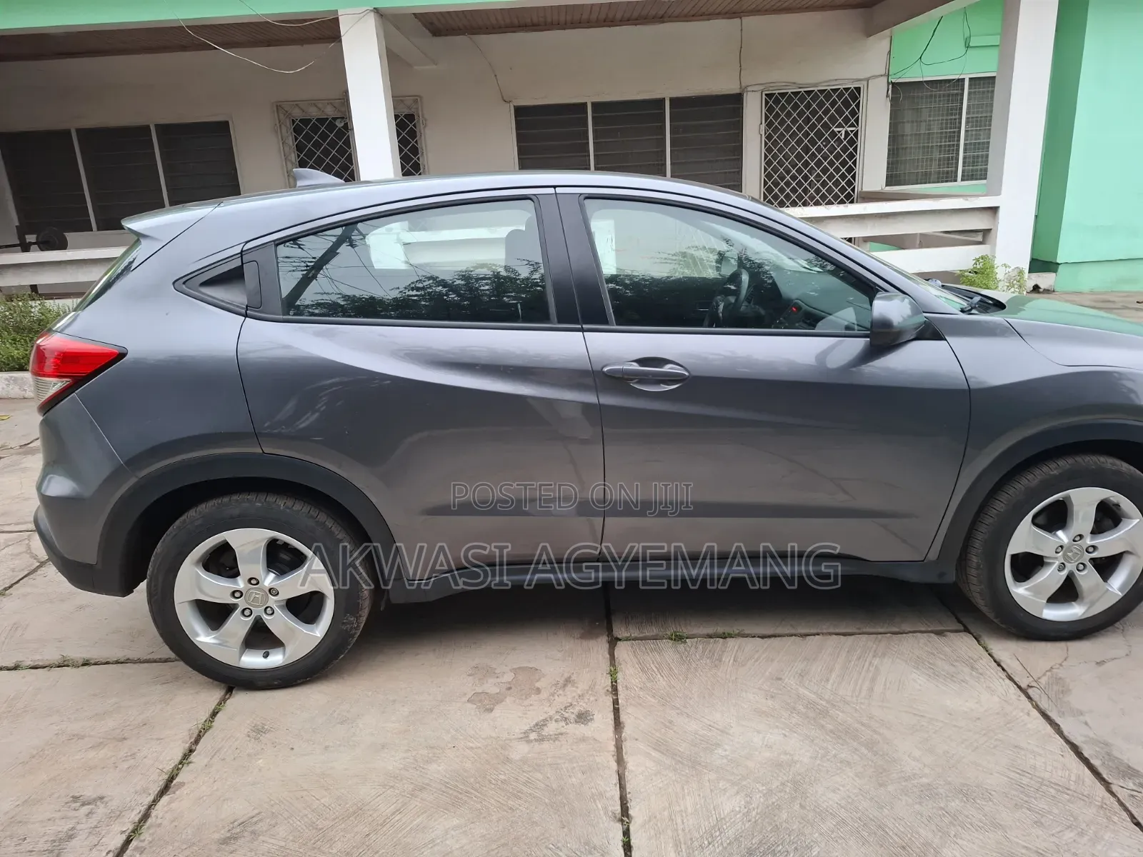Honda HR-V 4dr SUV (1.5L 4cyl CVT) 2016 Gray