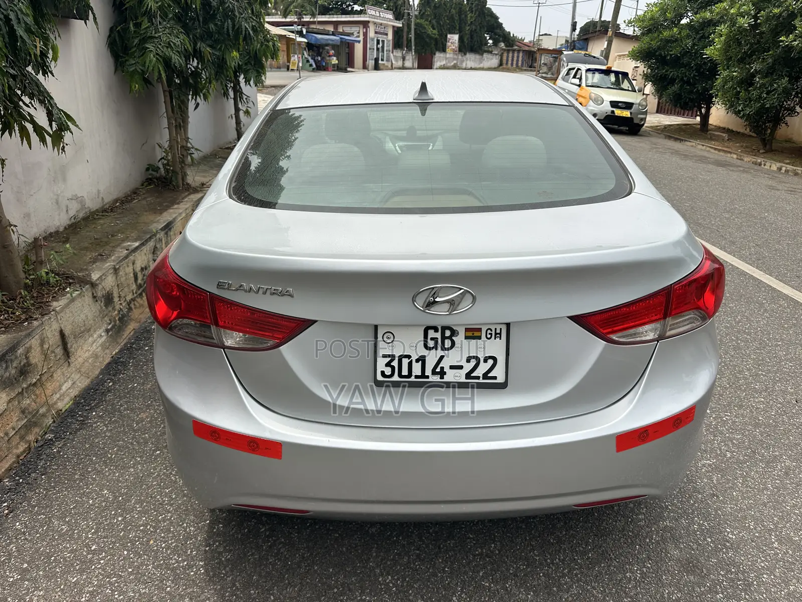 Hyundai Elantra GLS Sedan FWD (1.8L 4cyl 6A) 2013 Silver