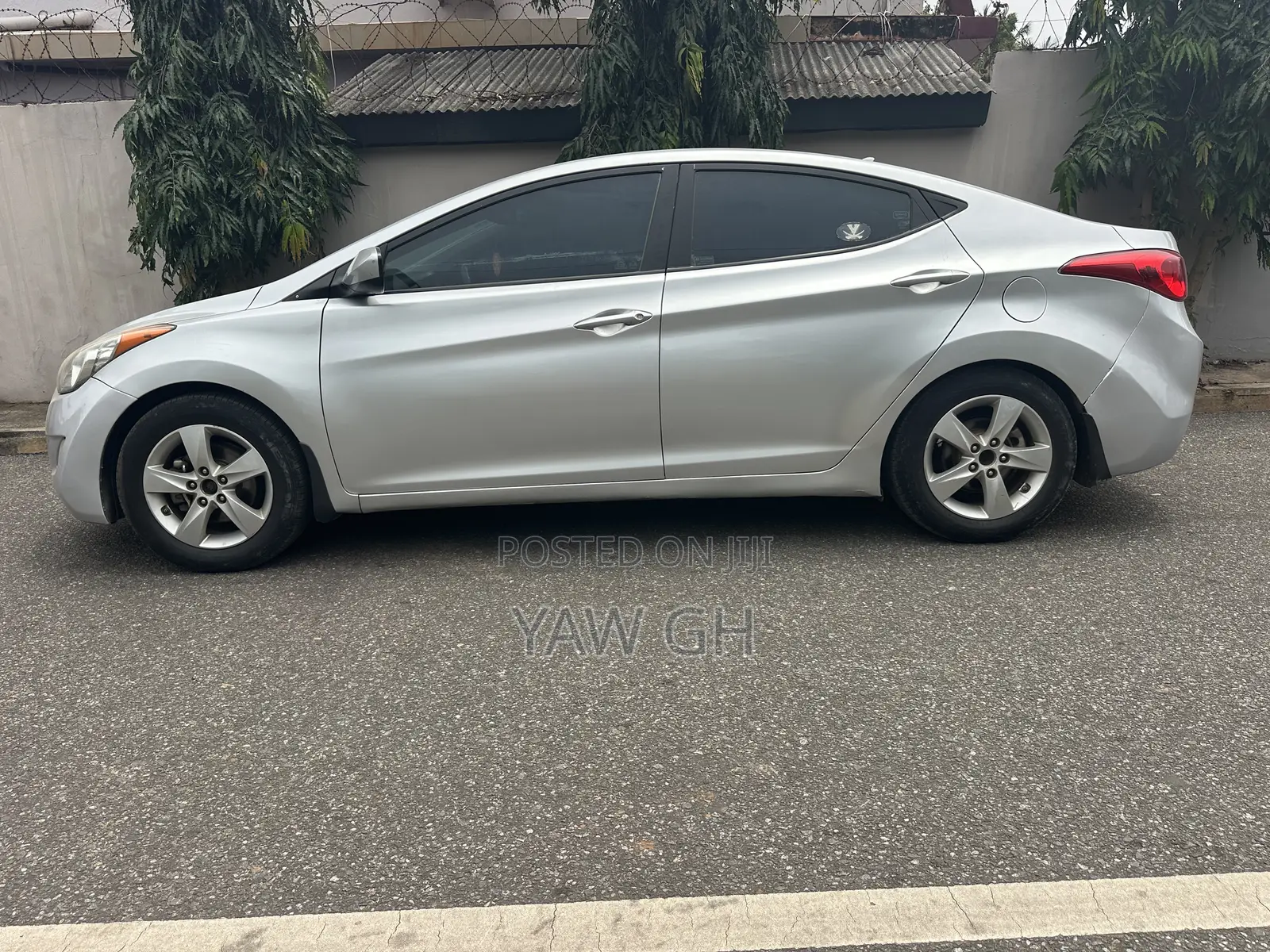 Hyundai Elantra GLS Sedan FWD (1.8L 4cyl 6A) 2013 Silver