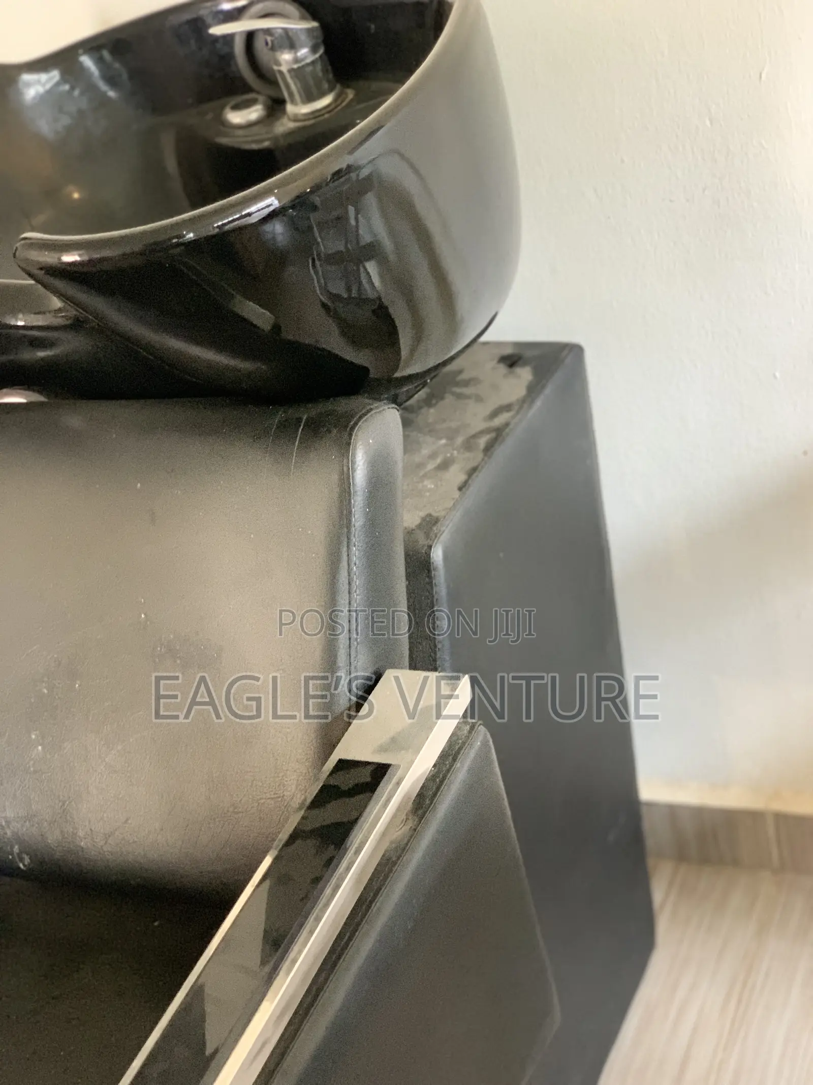 Executive Full Leather Hair Washing Basin