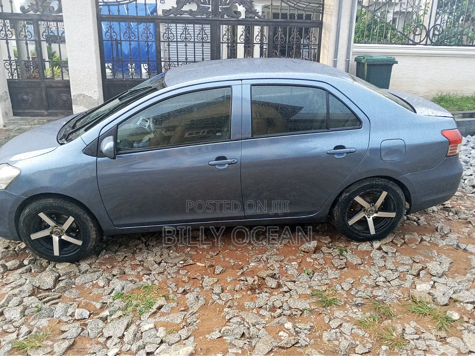 Toyota Yaris 2010 Blue