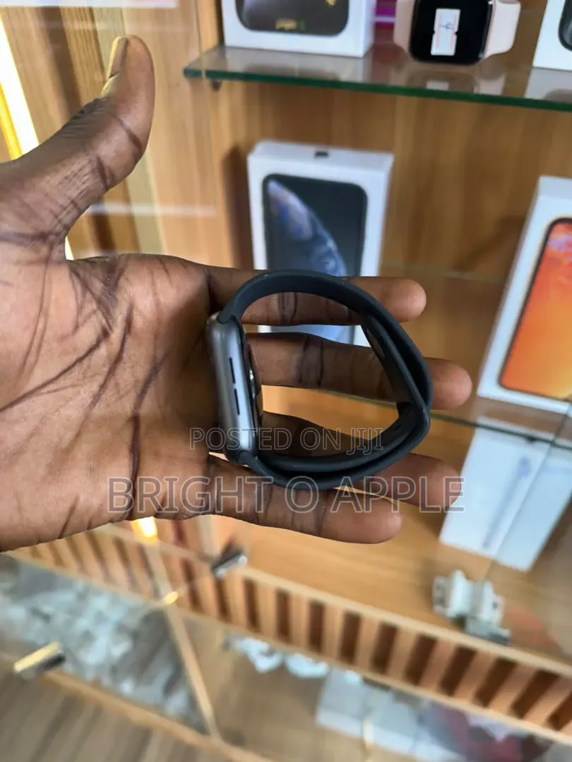 Apple Series 5