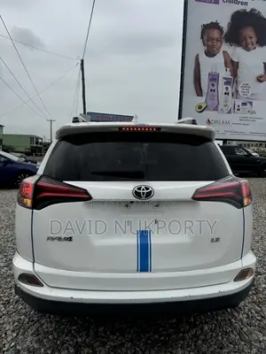 Toyota RAV4 2018 White