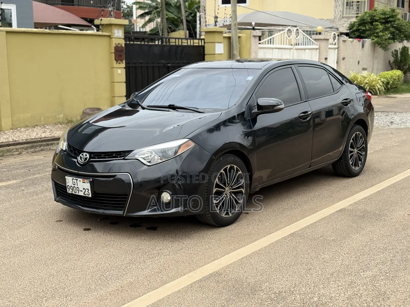 Toyota Corolla S 4dr Sedan (1.8L 4cyl CVT) 2015 Black