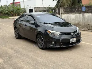 Toyota Corolla S 4dr Sedan (1.8L 4cyl CVT) 2015 Black