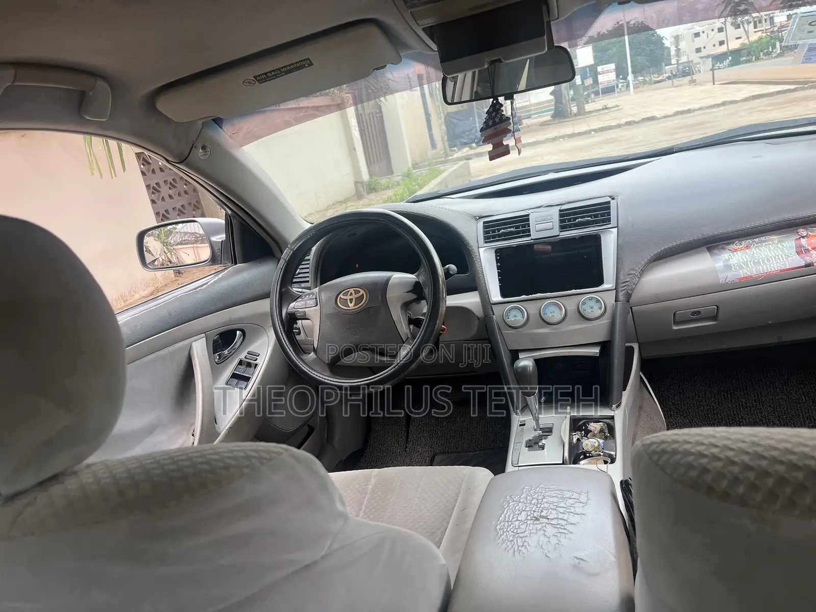 Toyota Camry Base 4dr Sedan (2.5L 4cyl 6M) 2010 Gray