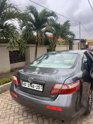 Toyota Camry Base 4dr Sedan (2.5L 4cyl 6M) 2010 Gray