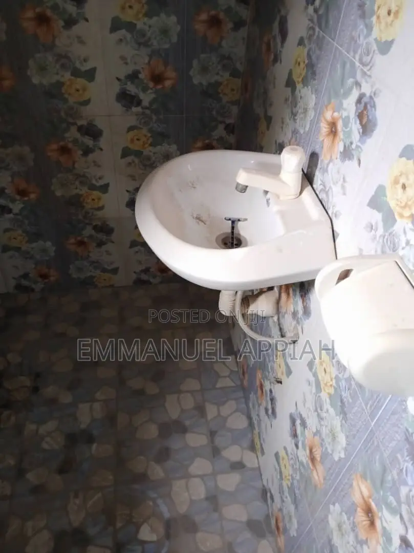 1bdrm Room & Parlour in Ablekuma  Olebu for rent