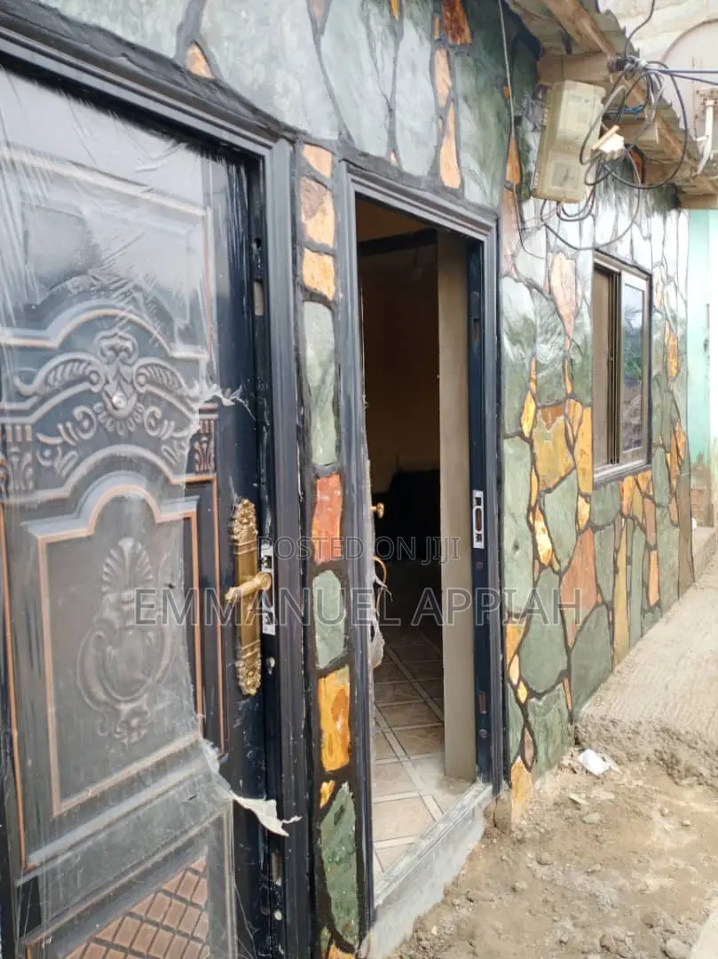 1bdrm Room & Parlour in Ablekuma  Olebu for rent