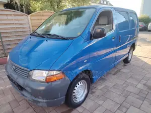 Toyota HiAce 2005 Blue