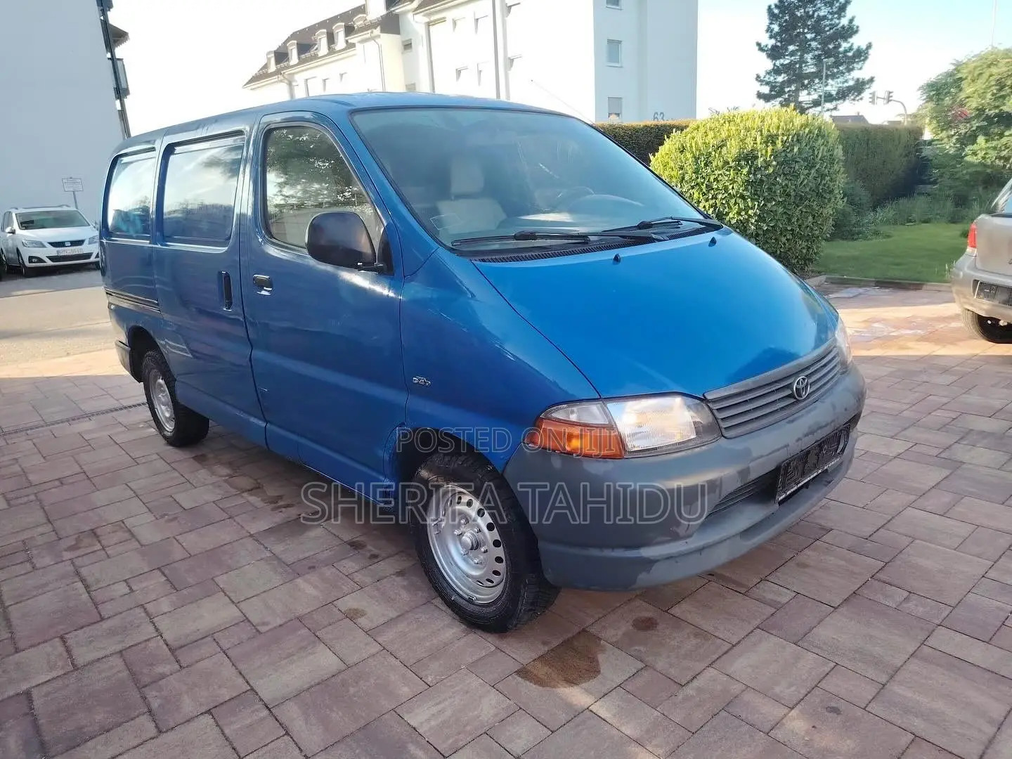 Toyota HiAce 2005 Blue