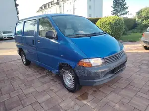 Toyota HiAce 2005 Blue