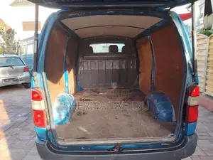 Toyota HiAce 2005 Blue