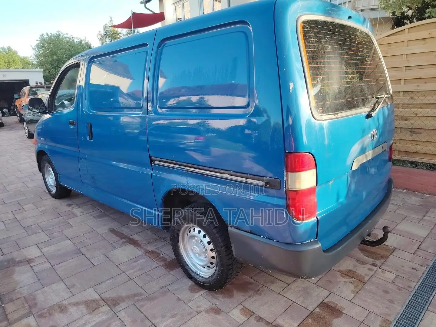 Toyota HiAce 2005 Blue