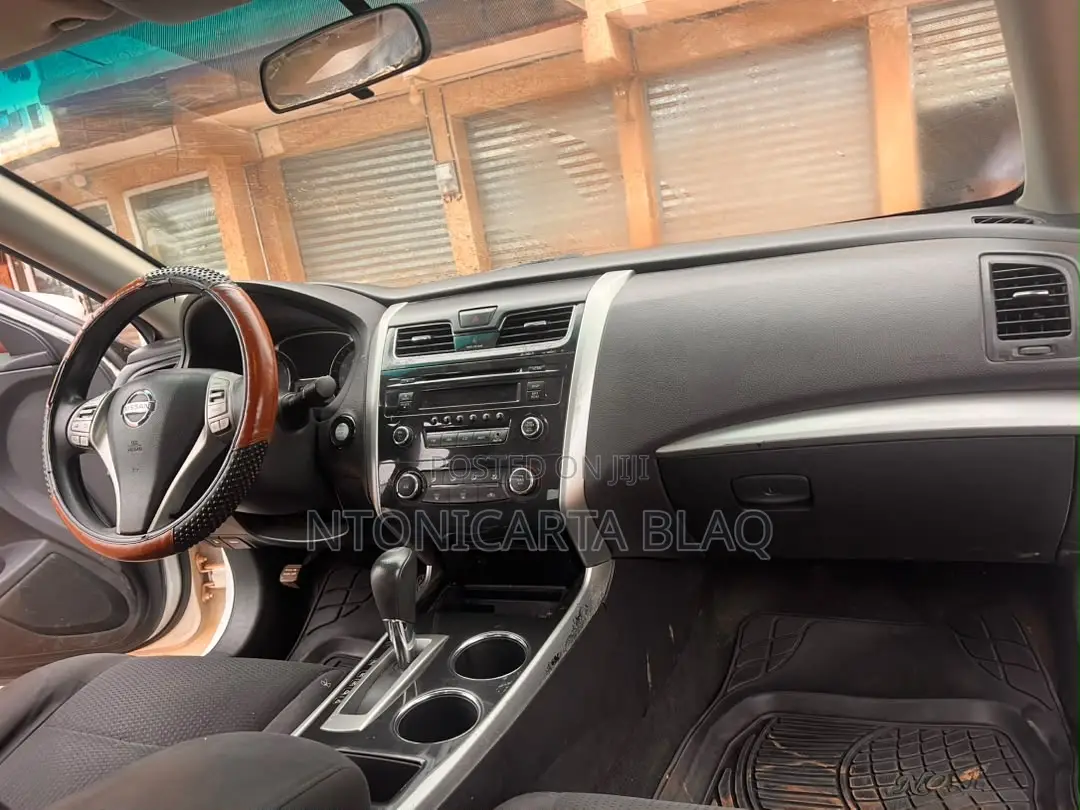 Nissan Altima 2.5 S 4dr Sedan (2.5L 4cyl CVT) 2015 White