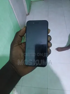 Apple iPhone SE 64 GB Black
