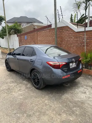 Toyota Corolla LE 4dr Sedan (1.8L 4cyl CVT) 2015 Gray