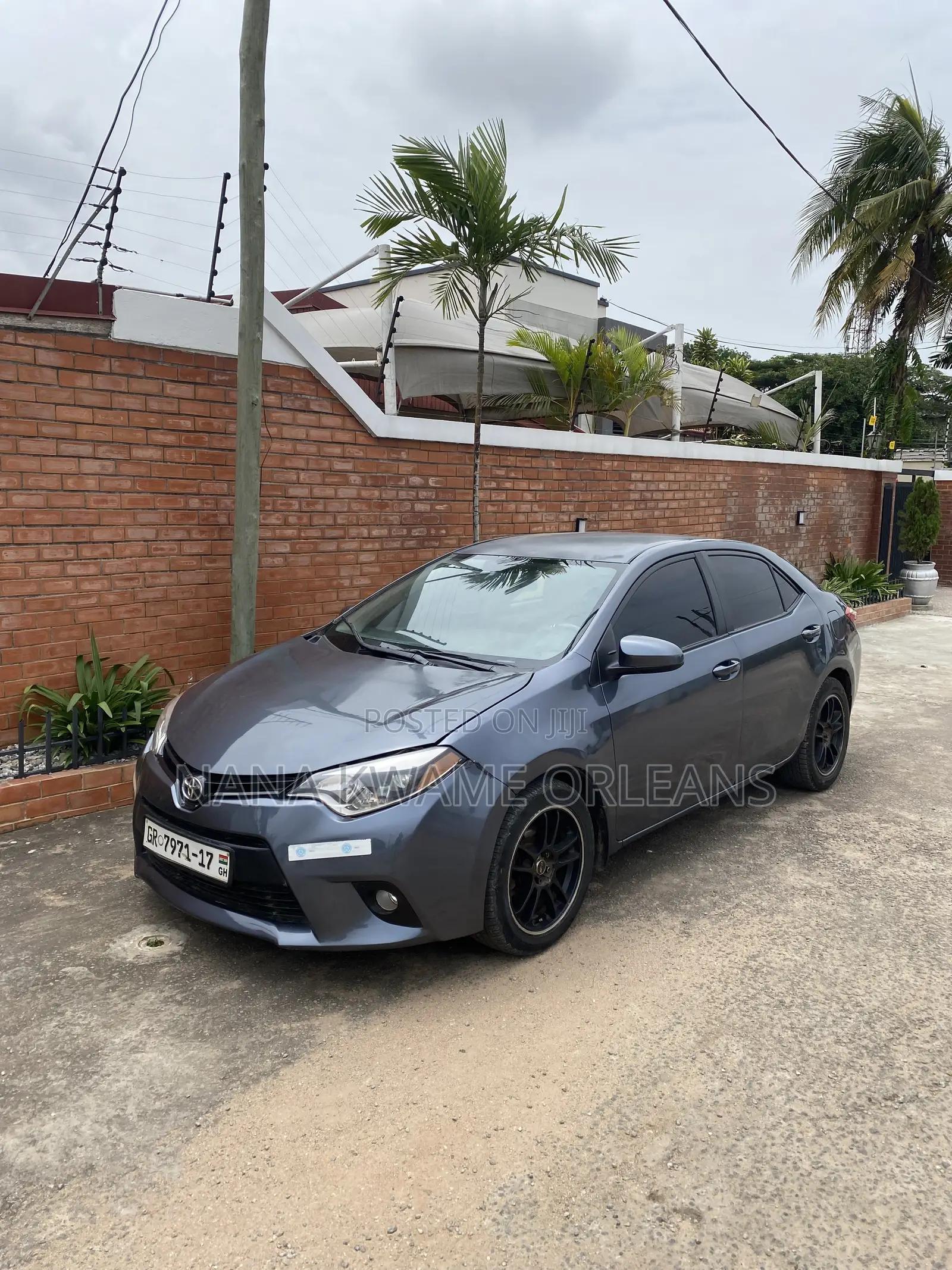 Toyota Corolla LE 4dr Sedan (1.8L 4cyl CVT) 2015 Gray