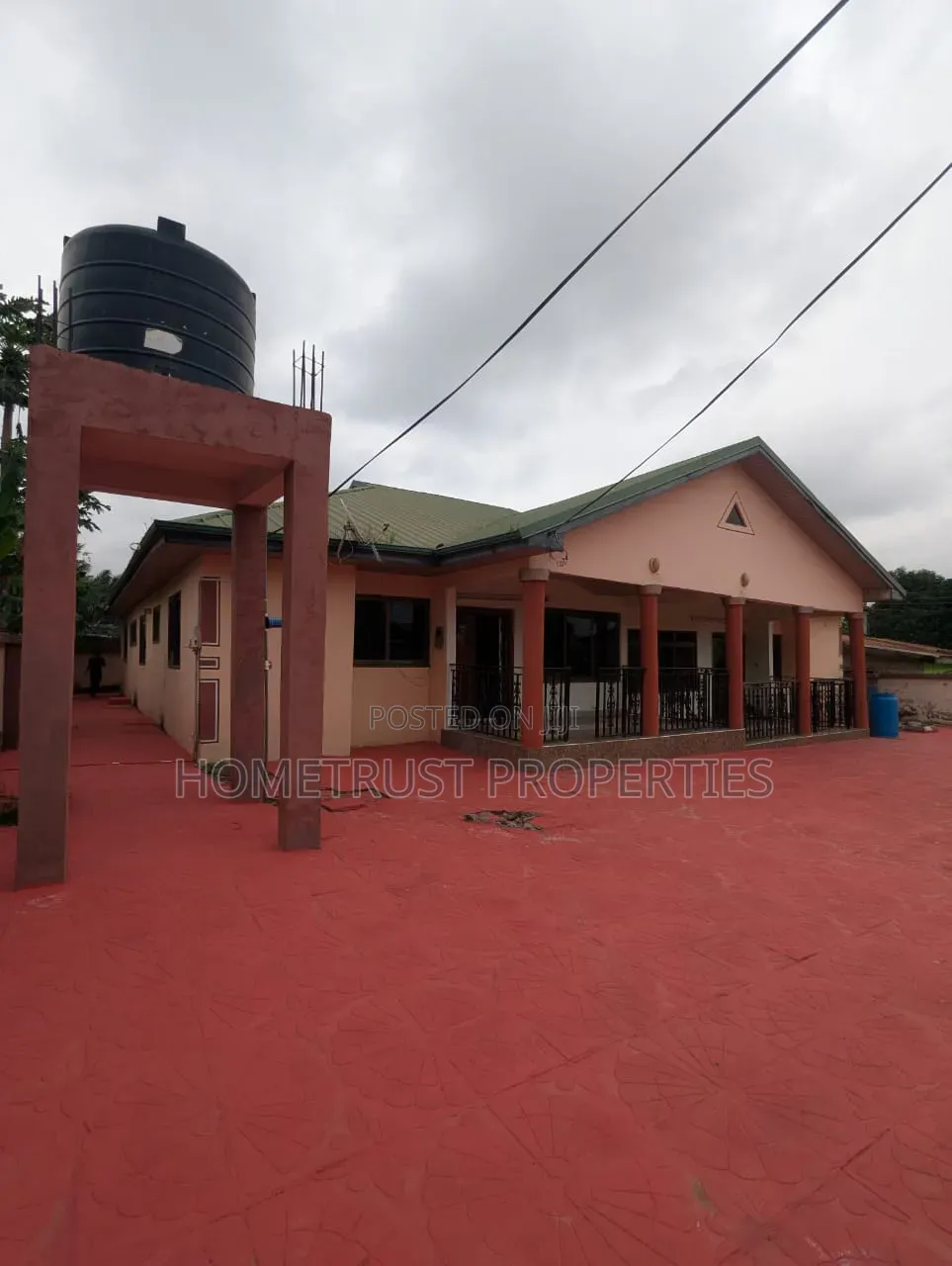 3bdrm Apartment in Pokuase Amanfrom for rent