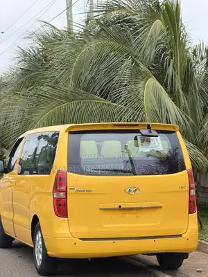 Hyundai Starex 2016 Yellow