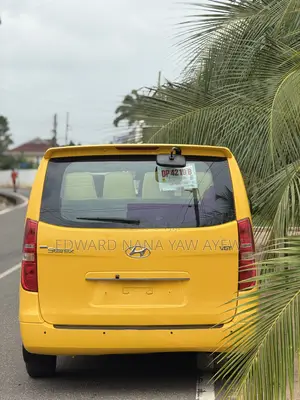Hyundai Starex 2016 Yellow