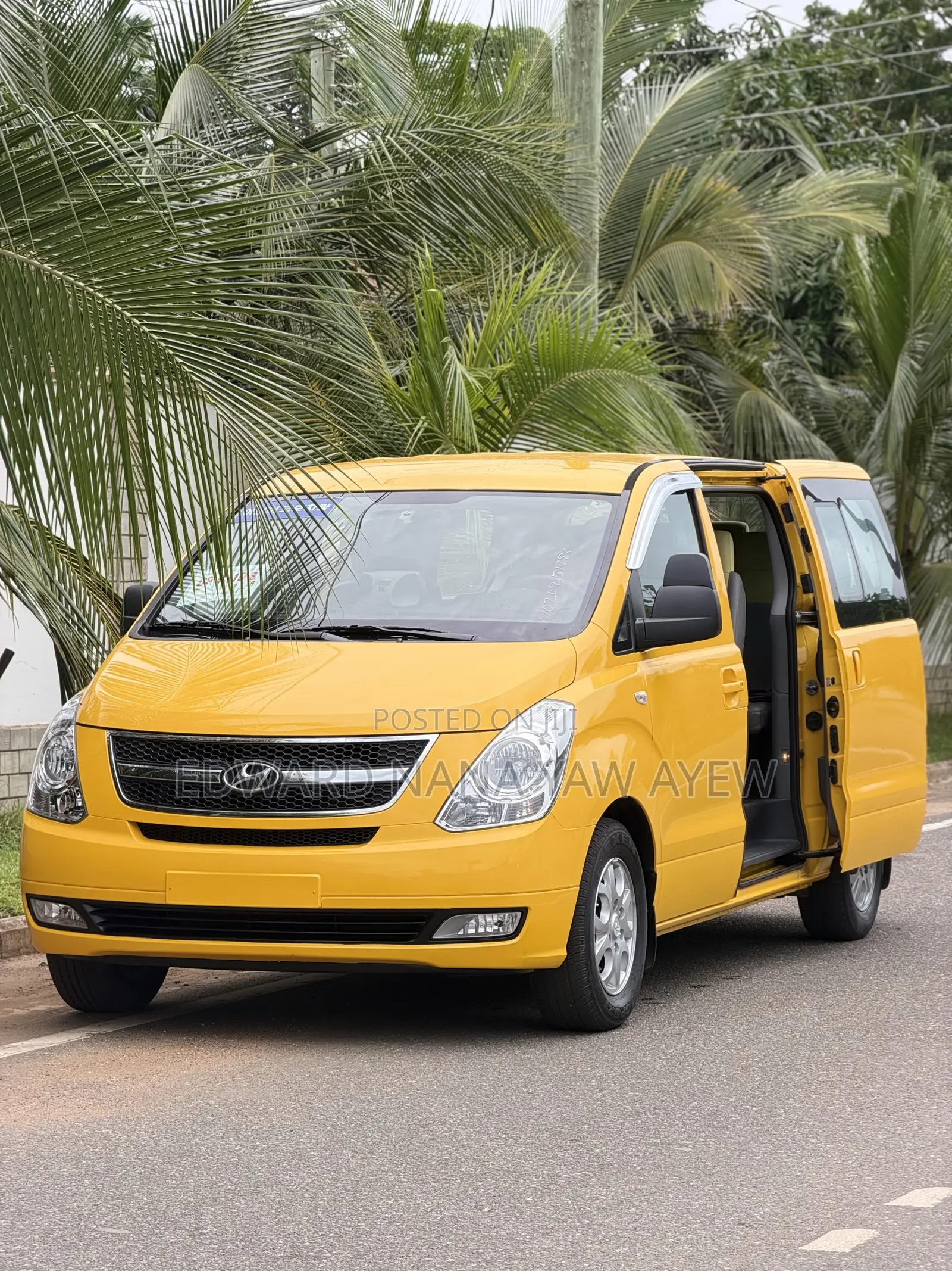 Hyundai Starex 2016 Yellow