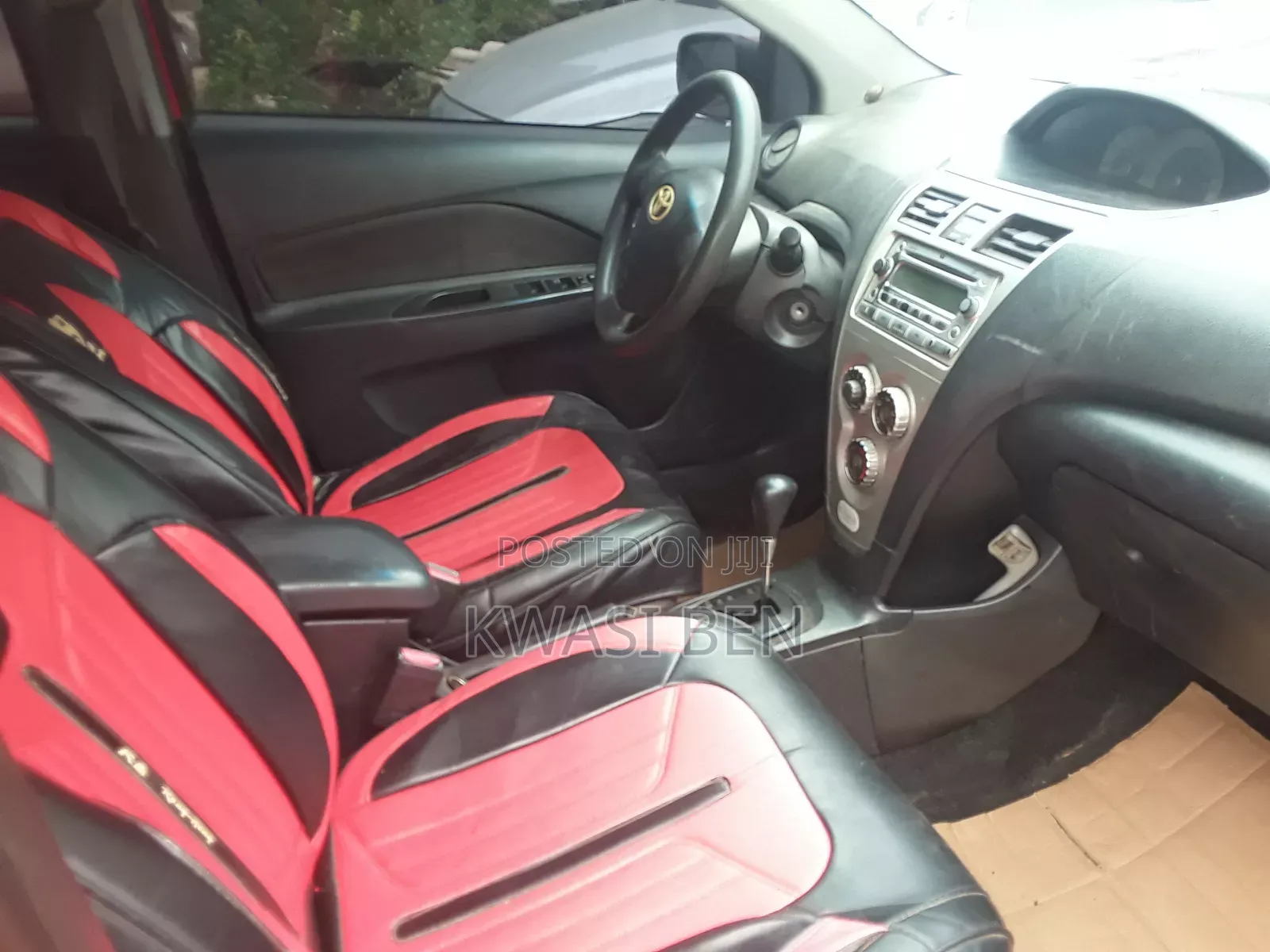 Toyota Yaris 2010 Red