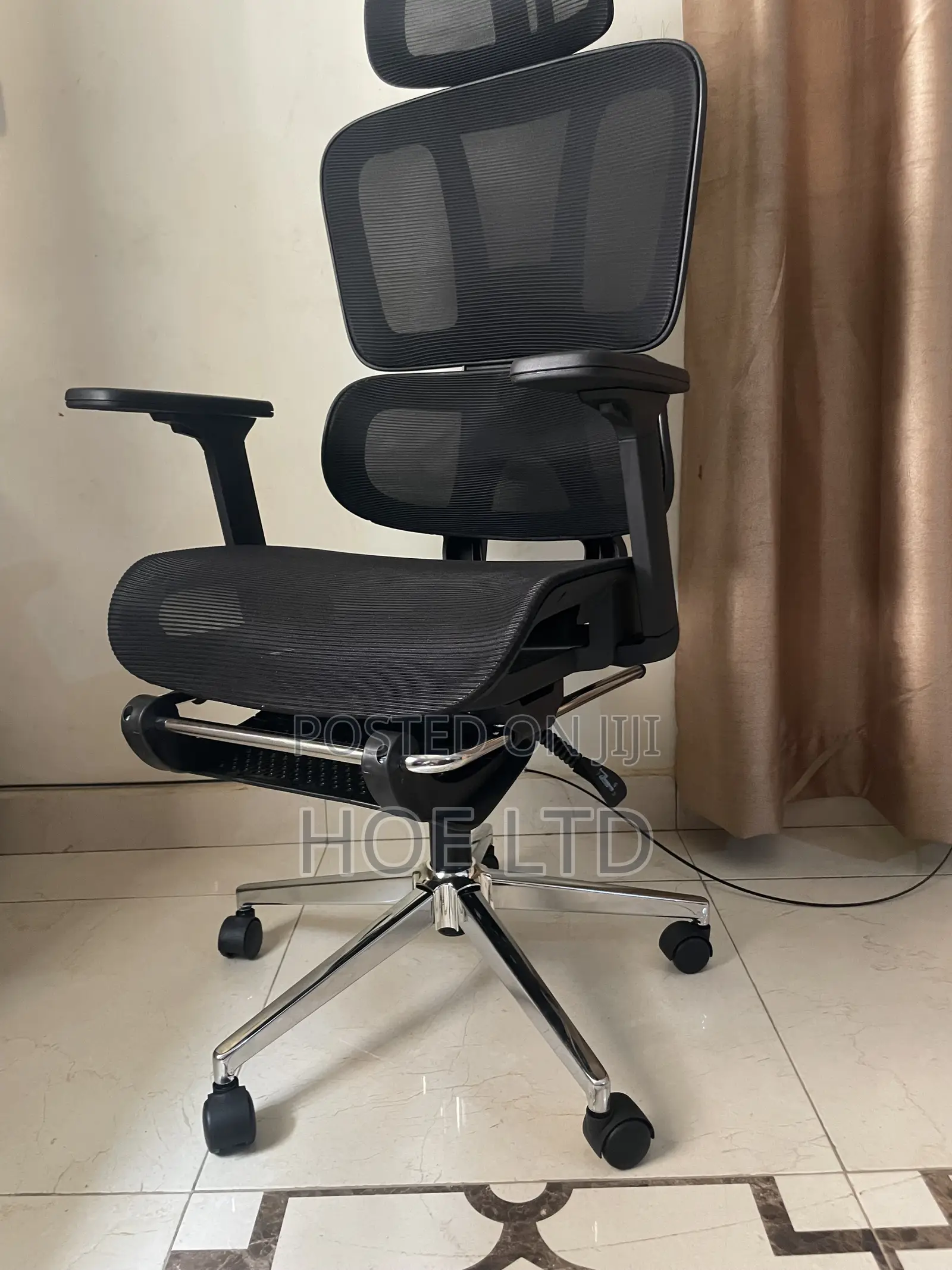 Ergonomic Mesh Swivel Chair