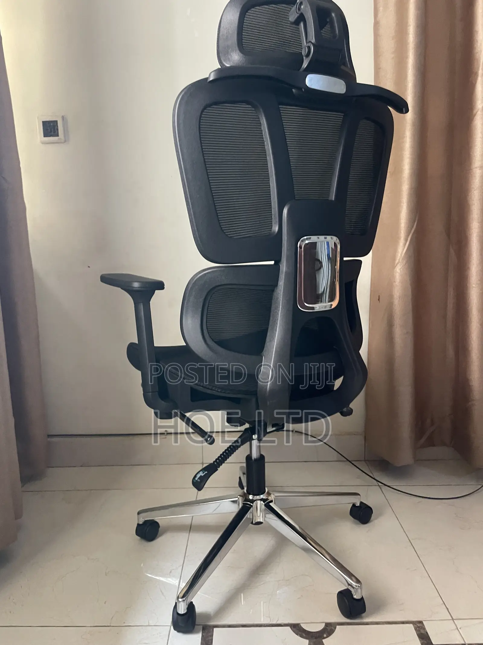 Ergonomic Mesh Swivel Chair