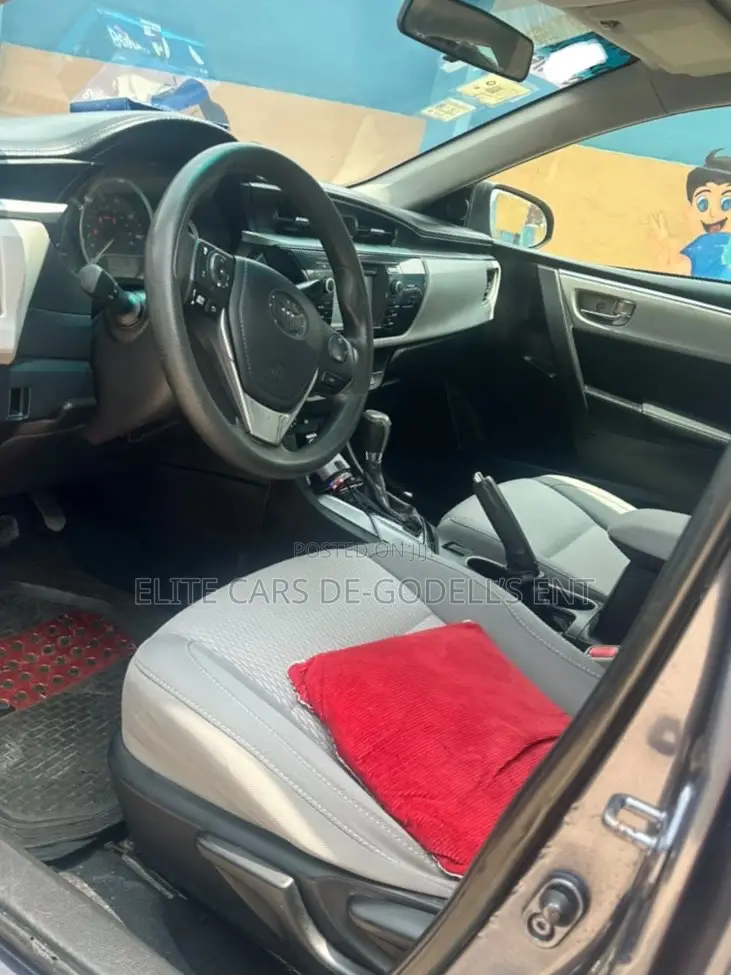 Toyota Corolla LE 4dr Sedan (1.8L 4cyl CVT) 2016 Gray