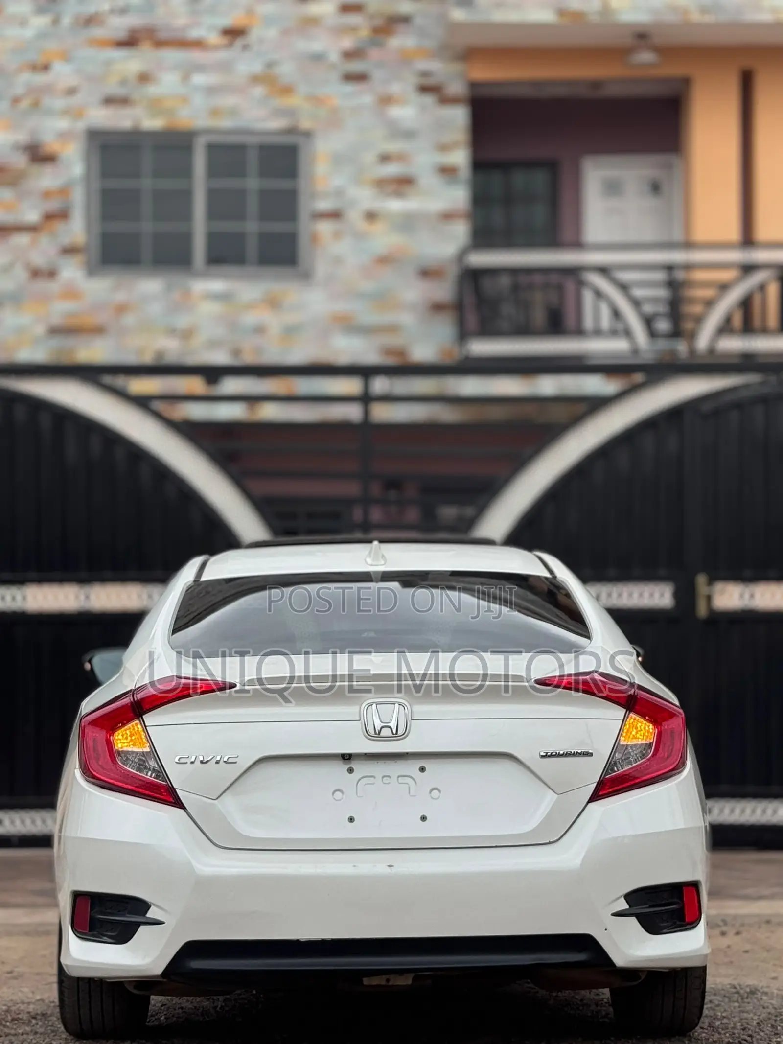 Honda Civic Touring 4dr Sedan (1.5L 4cyl) 2016 White