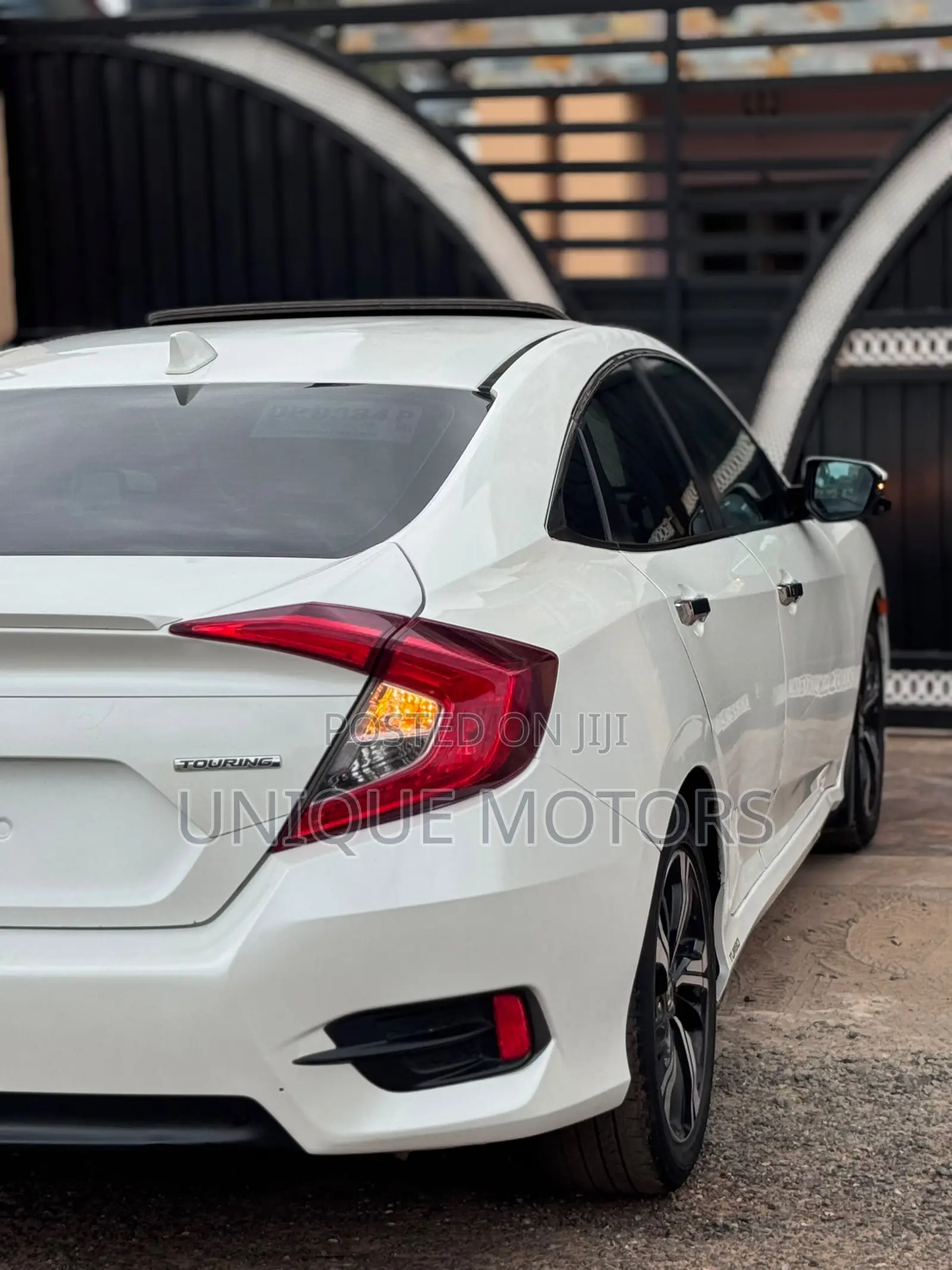 Honda Civic Touring 4dr Sedan (1.5L 4cyl) 2016 White