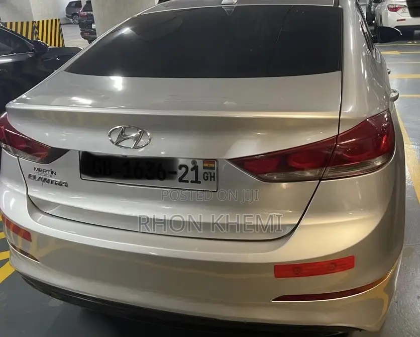 Hyundai Elantra 2017 Silver