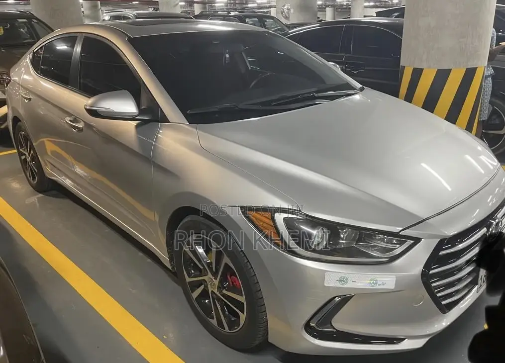 Hyundai Elantra 2017 Silver