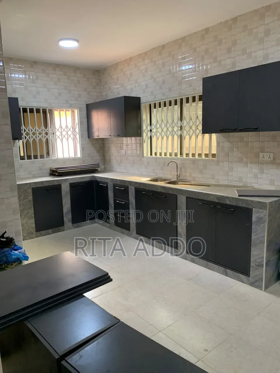 3bdrm Apartment in Lakeside for rent