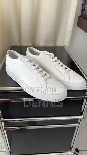 COMMON PROJECTS - Achilles Low Sneakers - White Size 44