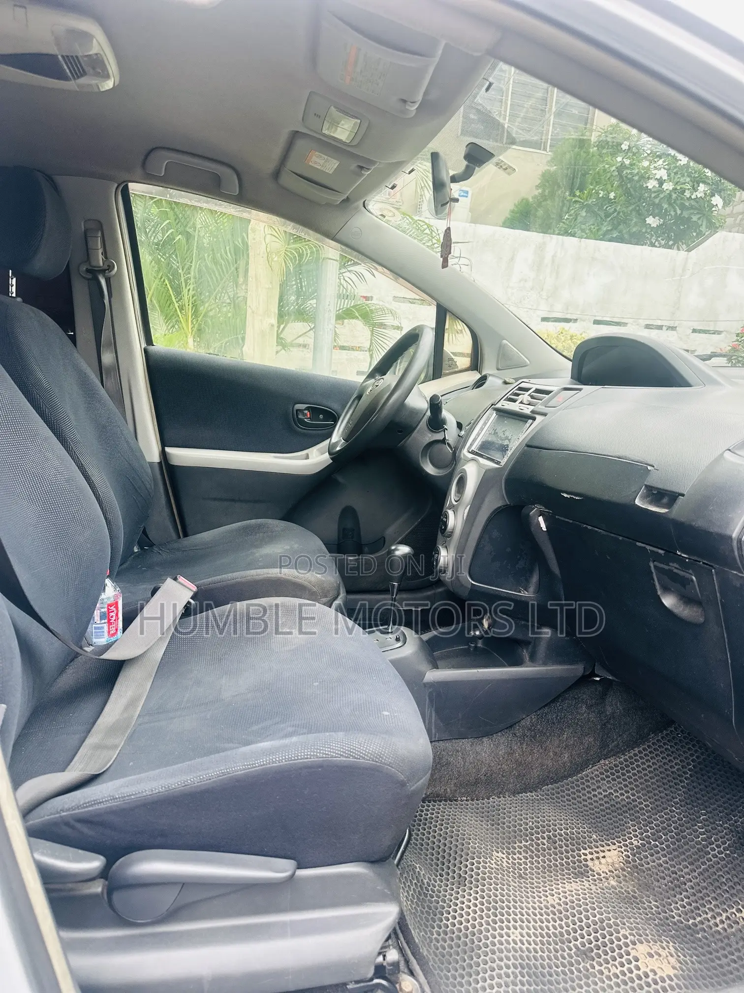 Toyota Vitz 2007 Silver