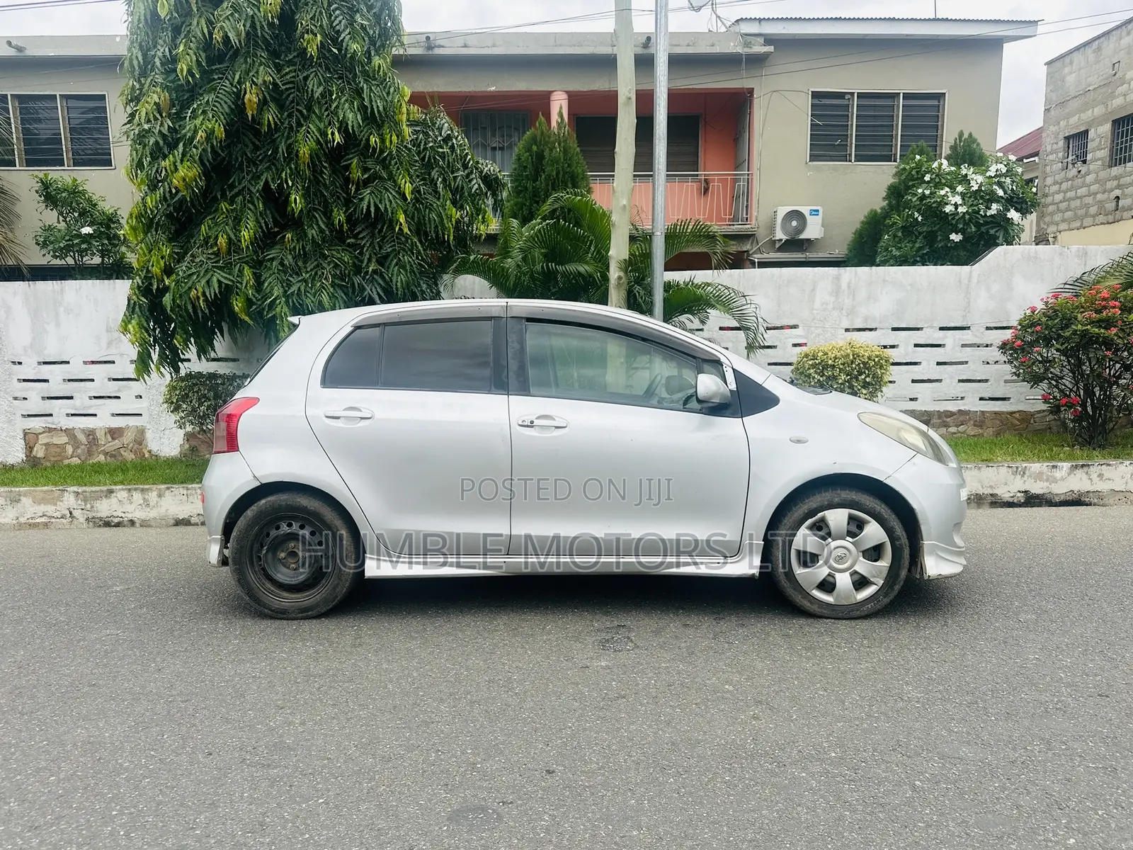 Toyota Vitz 2007 Silver